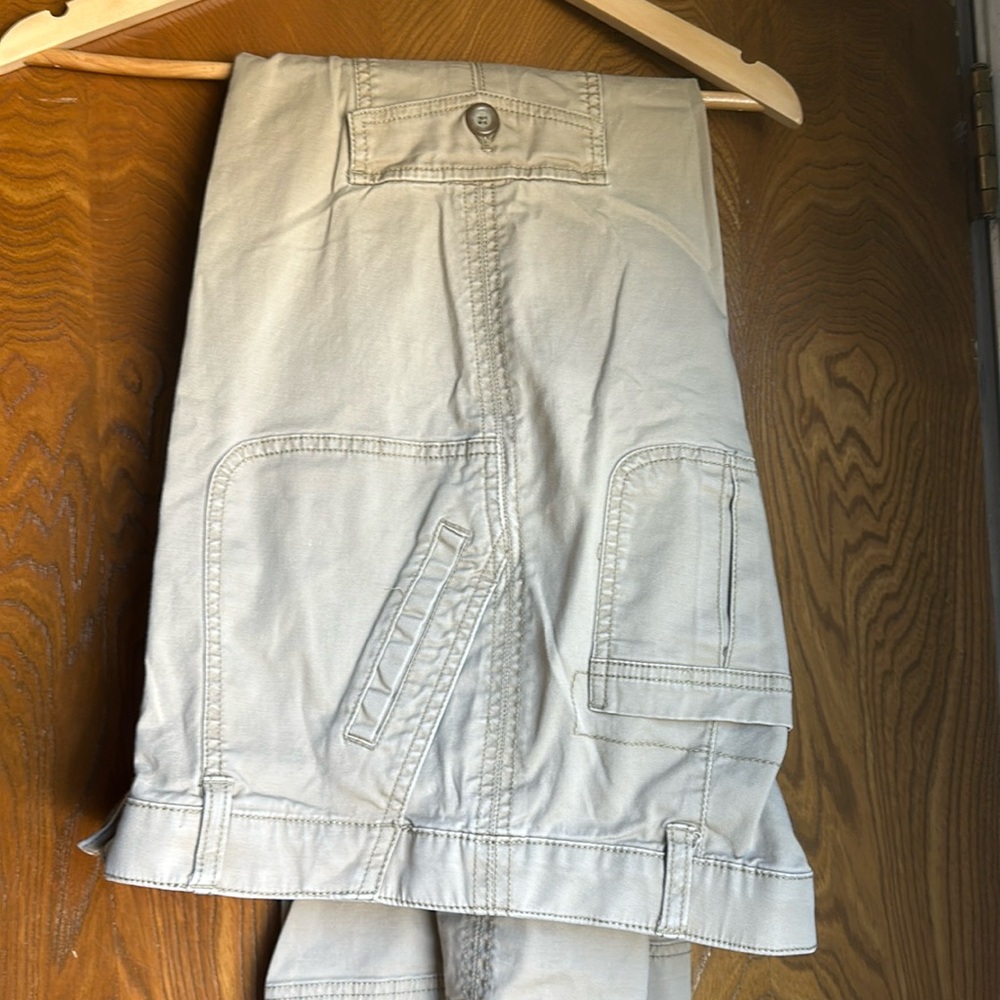 Cute cargo pants- Tan in color stretch material